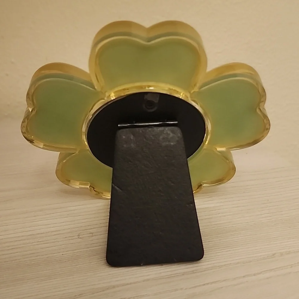 Glow in the dark photo frame